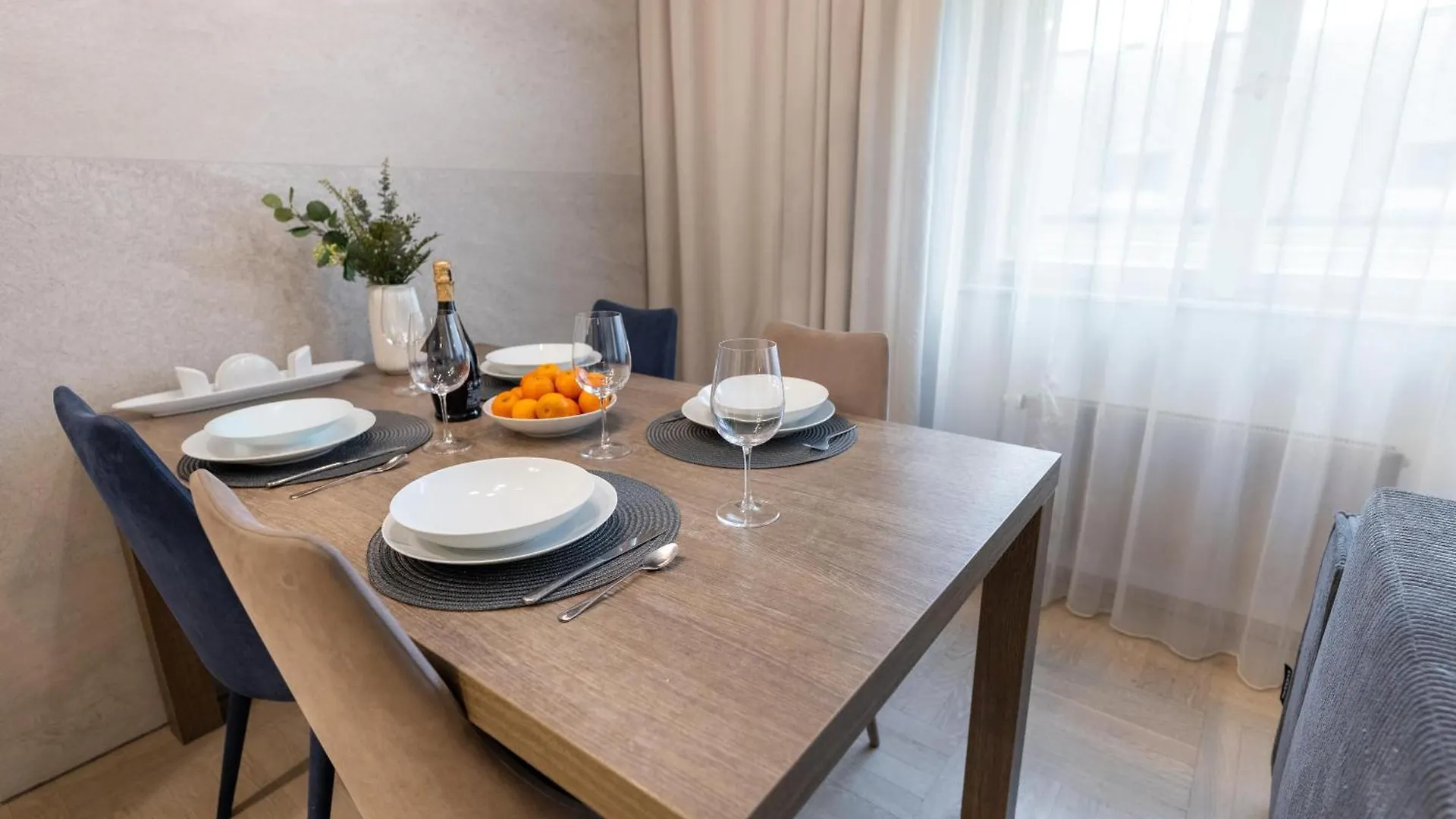 Chic & Central New Town Apartment By Subway Prague 0*,  République tchèque