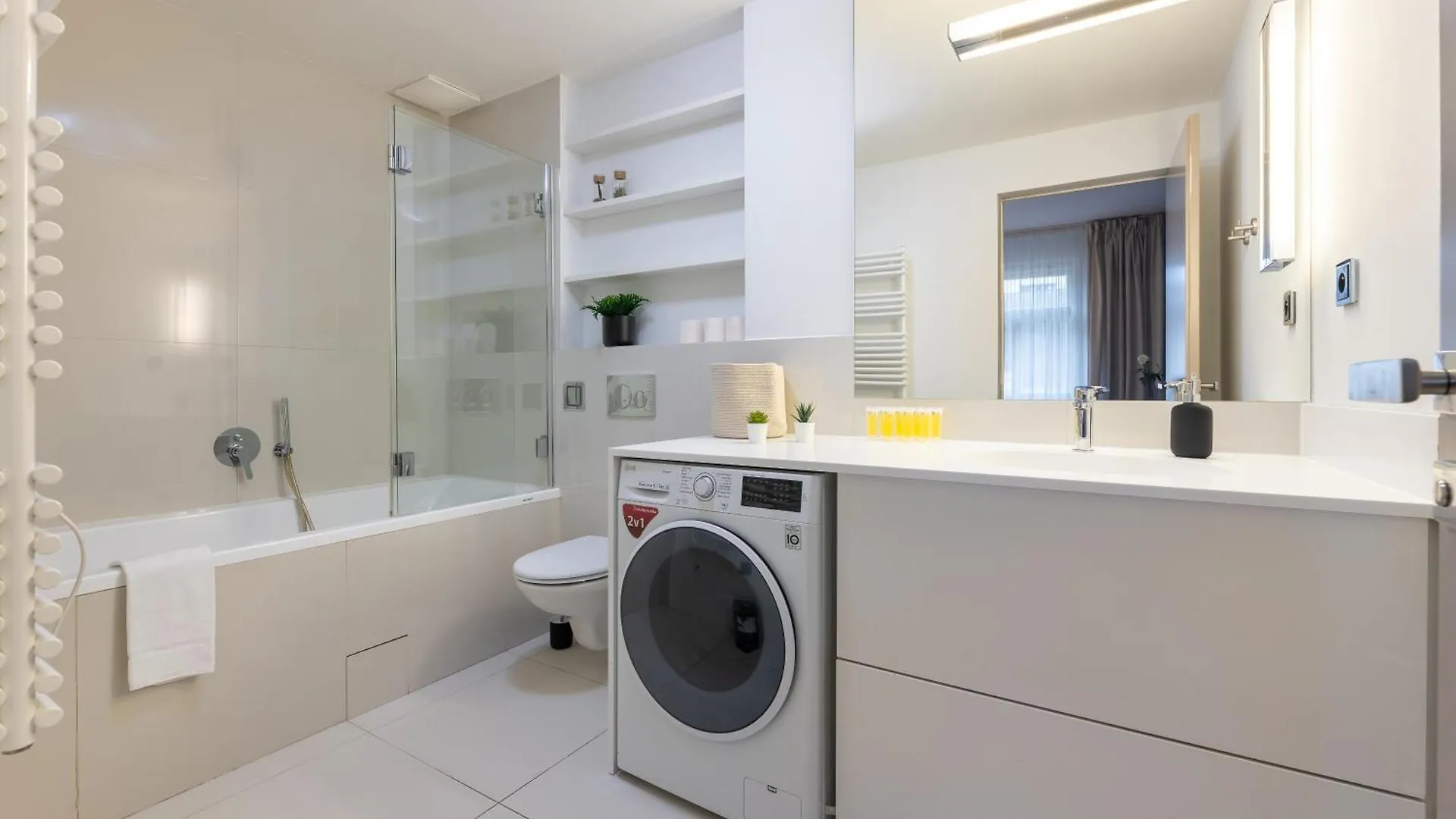 Chic & Central New Town Apartment By Subway Prague République tchèque