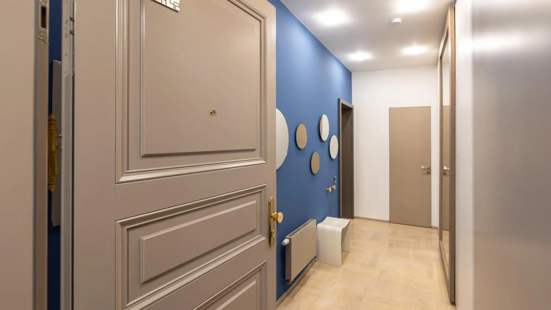 Chic & Central New Town Apartment By Subway Prague République tchèque