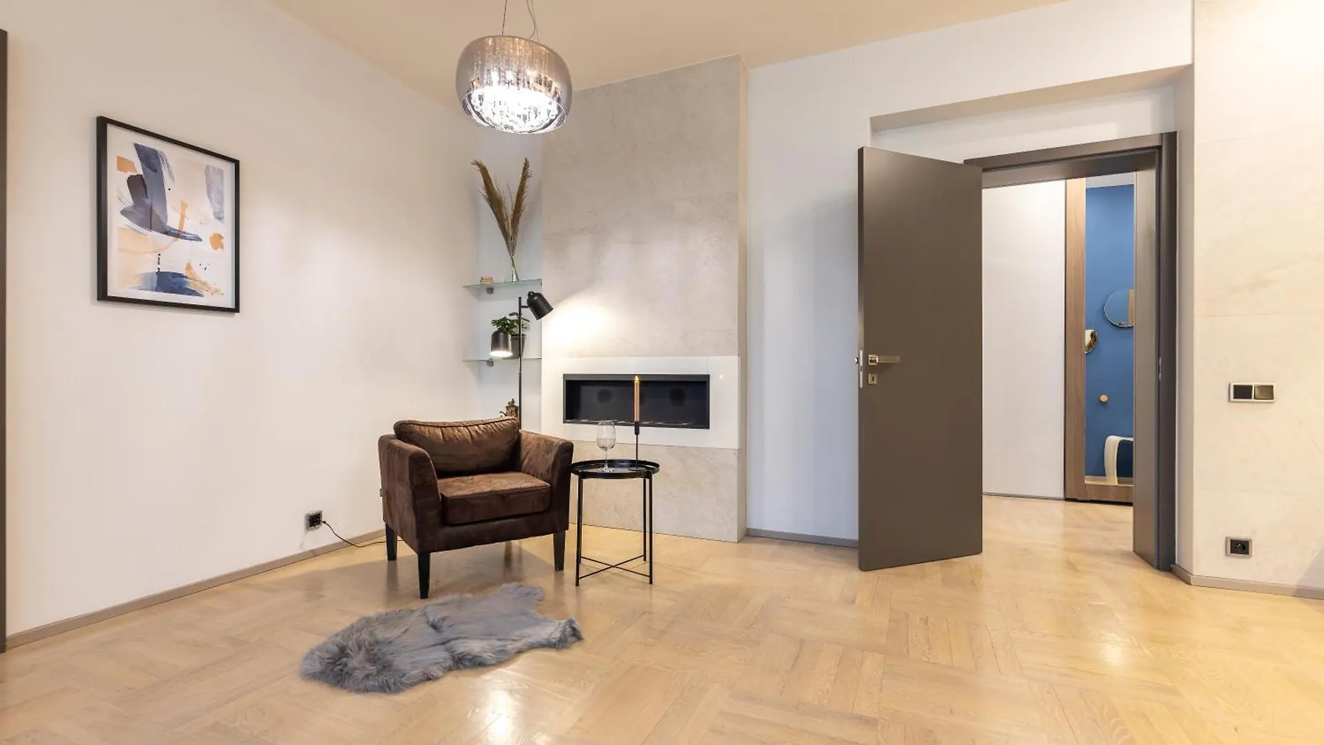 Chic & Central New Town Apartment By Subway Praha